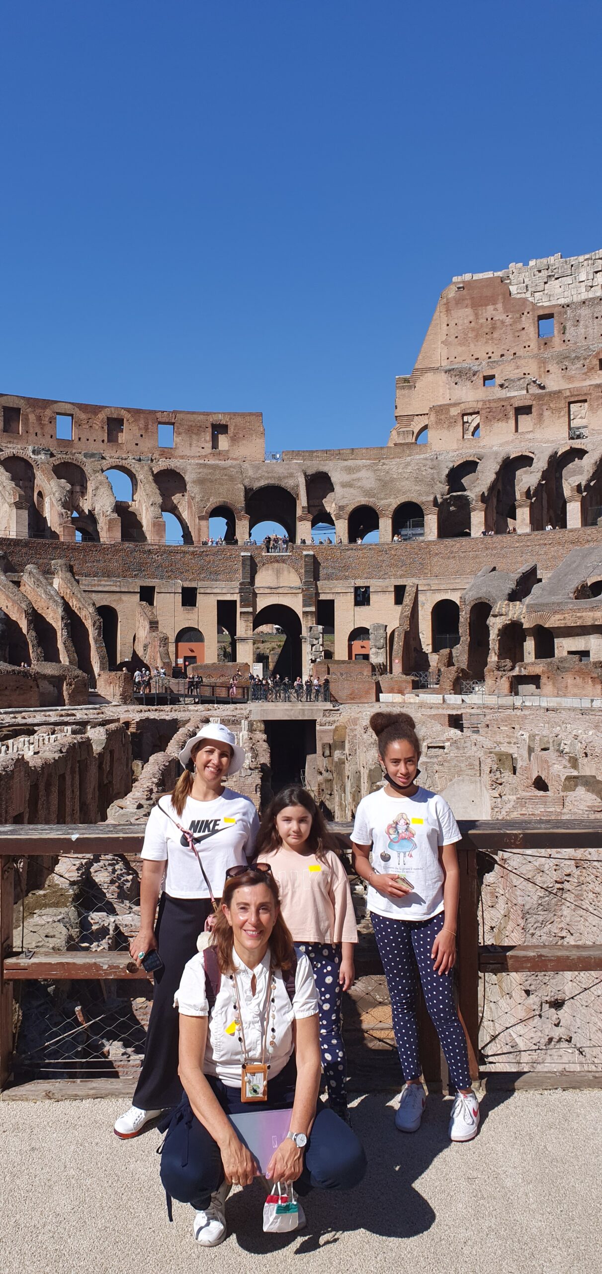 The Colosseum, Suset and the two girls